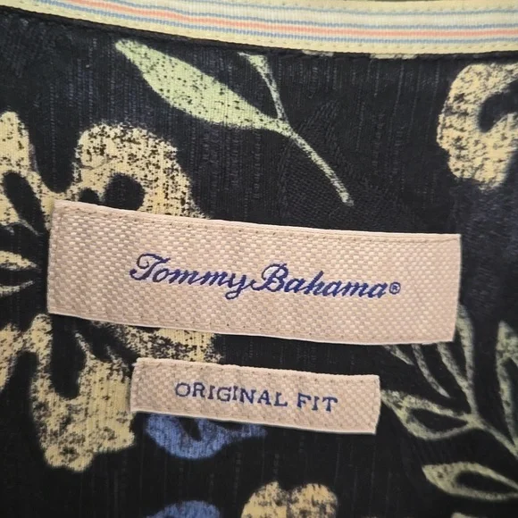 Tommy Bahama Tropical Short Sleeve Shirt - Picture 4 of 10